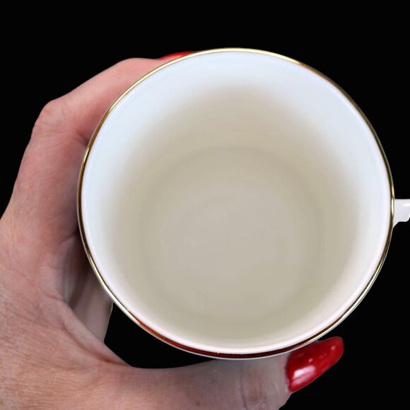 Queen Elizabeth II Diamond Jubilee. Limited Edition Fine Bone China Mug. - Picture 6 of 7